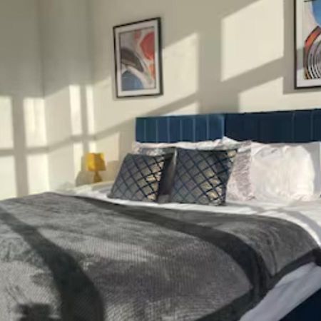 2 Bedroom Apartment - Flitwick - Contractor Friendly - Tourist Ready - Full Kitchen - Wifi - Smart Tv - Sofa Bed - Free Parking - Ideal For Short Or Long Stays Εξωτερικό φωτογραφία