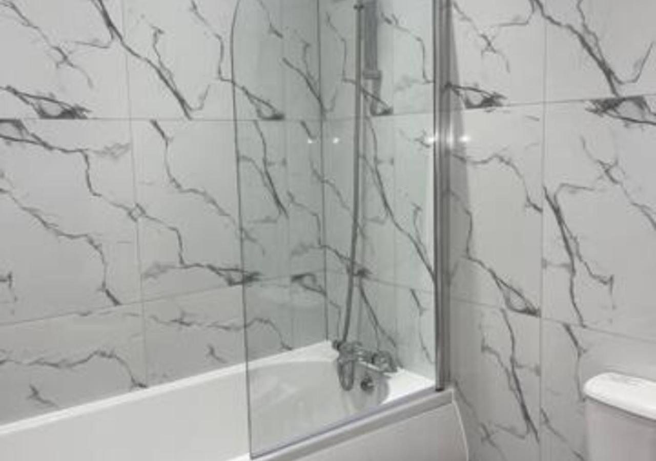 2 Bedroom Apartment - Flitwick - Contractor Friendly - Tourist Ready - Full Kitchen - Wifi - Smart Tv - Sofa Bed - Free Parking - Ideal For Short Or Long Stays Εξωτερικό φωτογραφία