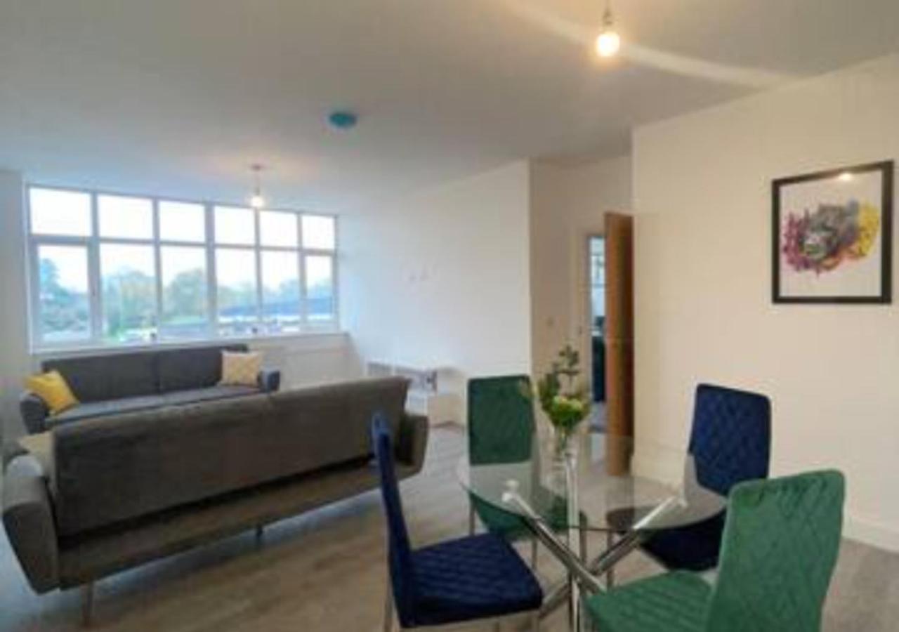 2 Bedroom Apartment - Flitwick - Contractor Friendly - Tourist Ready - Full Kitchen - Wifi - Smart Tv - Sofa Bed - Free Parking - Ideal For Short Or Long Stays Εξωτερικό φωτογραφία