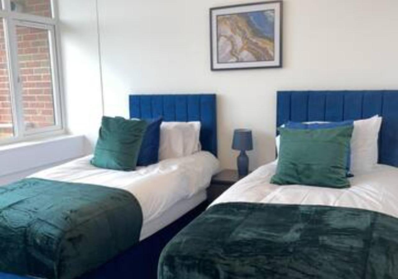2 Bedroom Apartment - Flitwick - Contractor Friendly - Tourist Ready - Full Kitchen - Wifi - Smart Tv - Sofa Bed - Free Parking - Ideal For Short Or Long Stays Εξωτερικό φωτογραφία